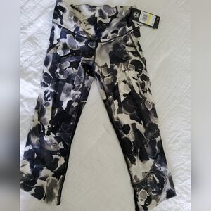 UnderArmour Compression Capris Size Medium